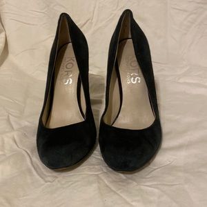 Black suede Michael Kors 4inch pumps